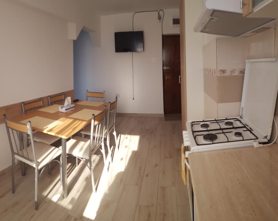 Апартаменти Apartament Lupu - Ефоріє-Норд Екстер'єр фото